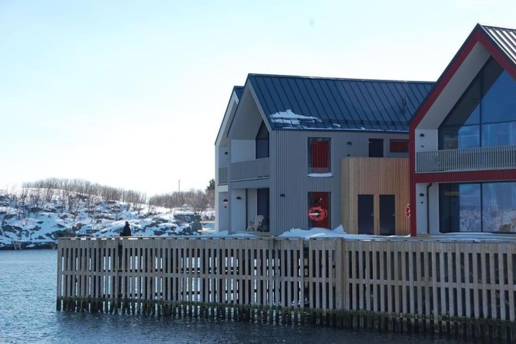 Seafront Apartment Henningsvær Kültér fotó