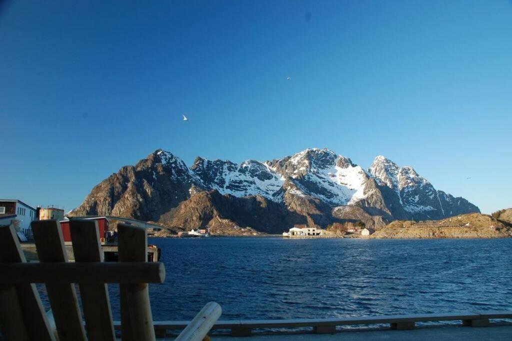 Seafront Apartment Henningsvær Kültér fotó