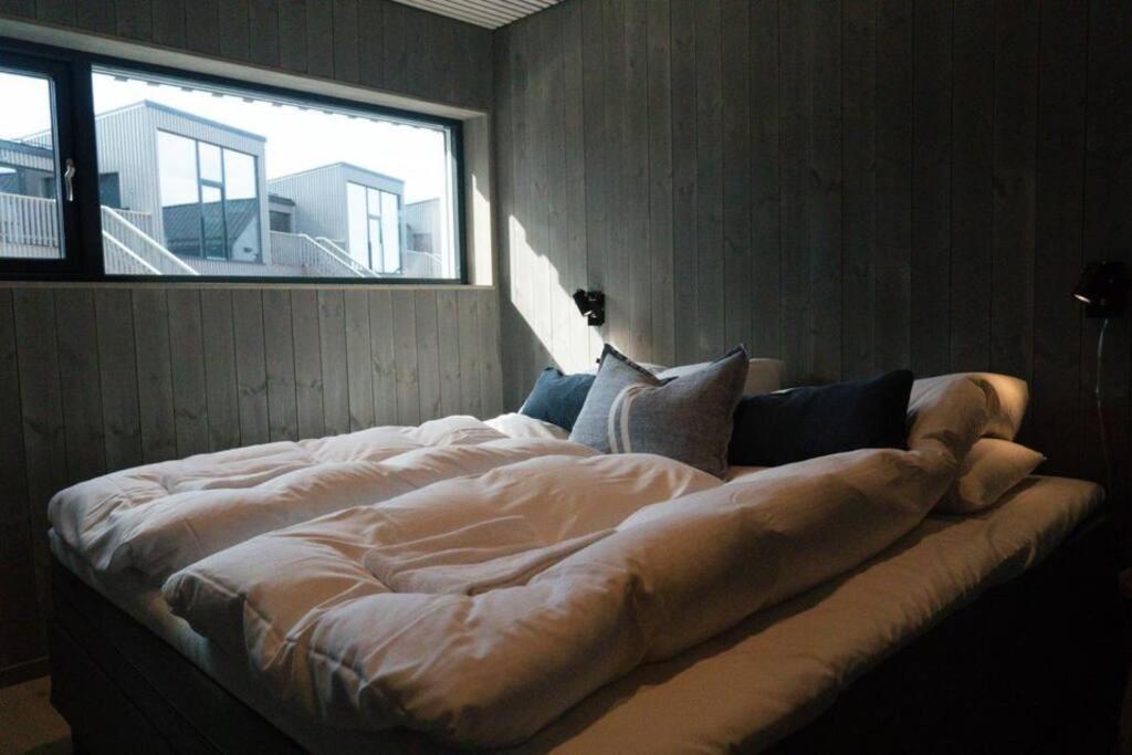 Seafront Apartment Henningsvær Kültér fotó