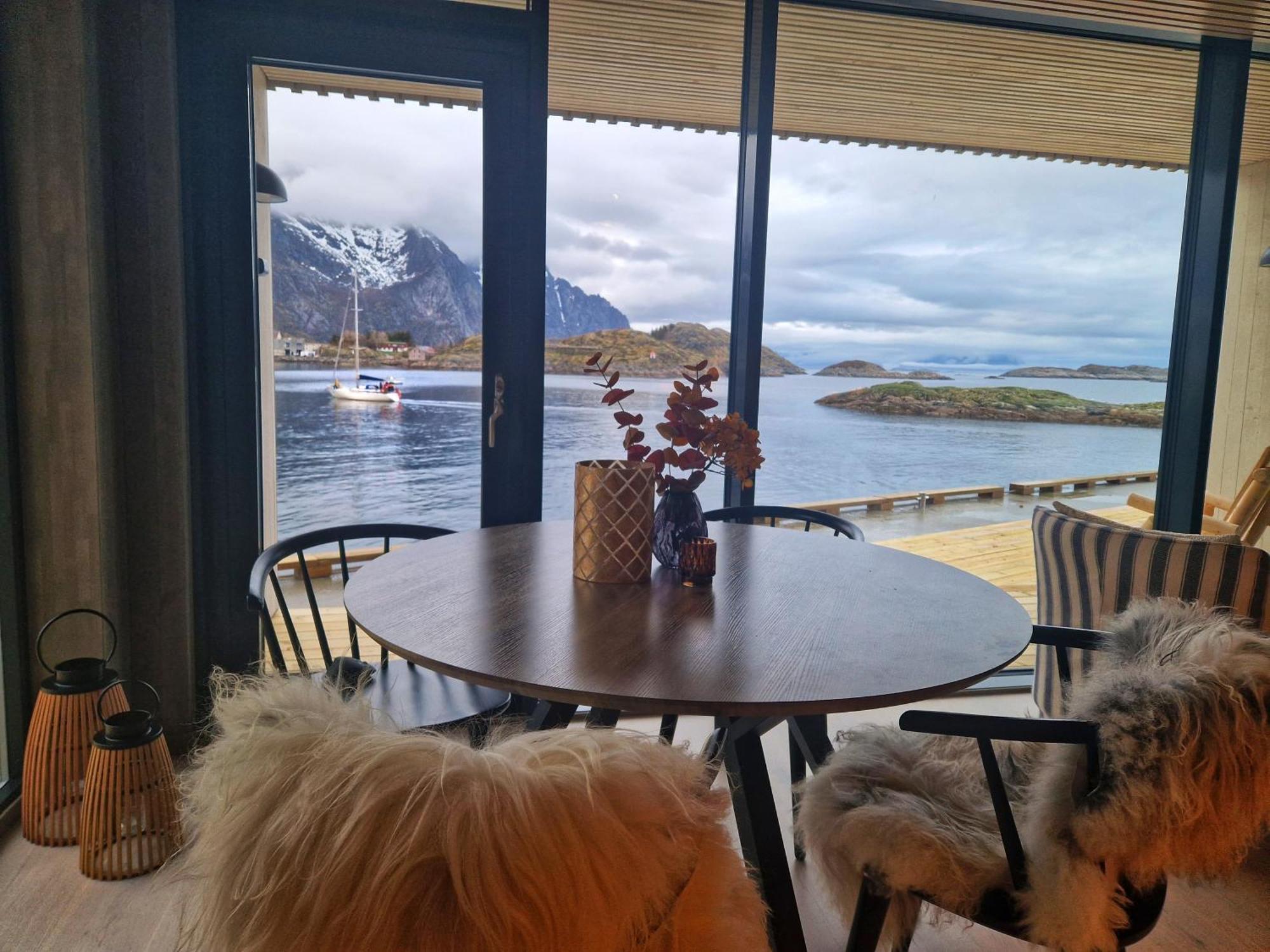Seafront Apartment Henningsvær Kültér fotó