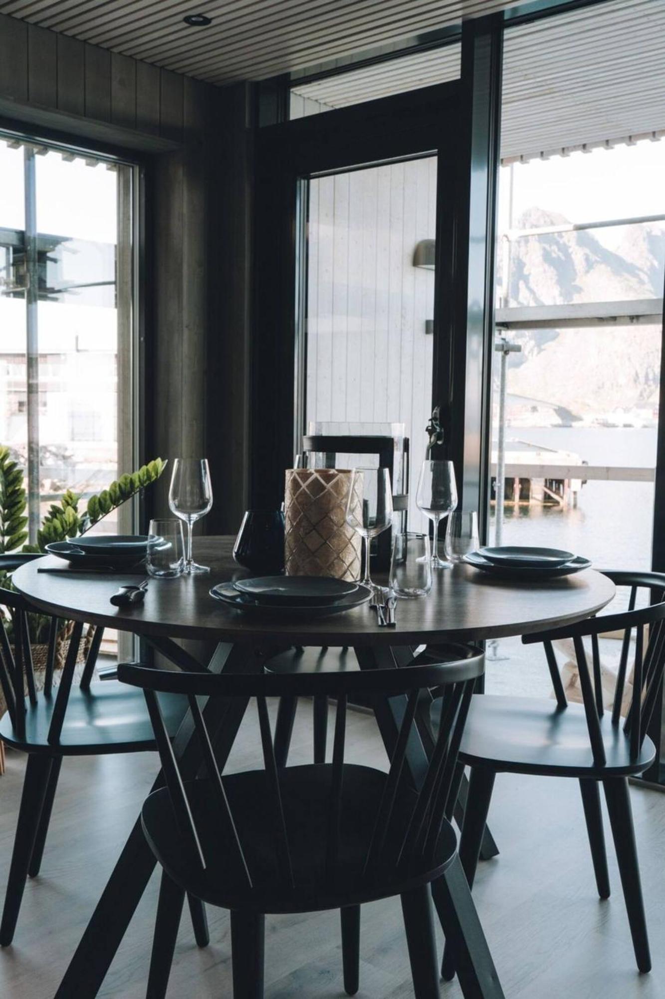 Seafront Apartment Henningsvær Kültér fotó