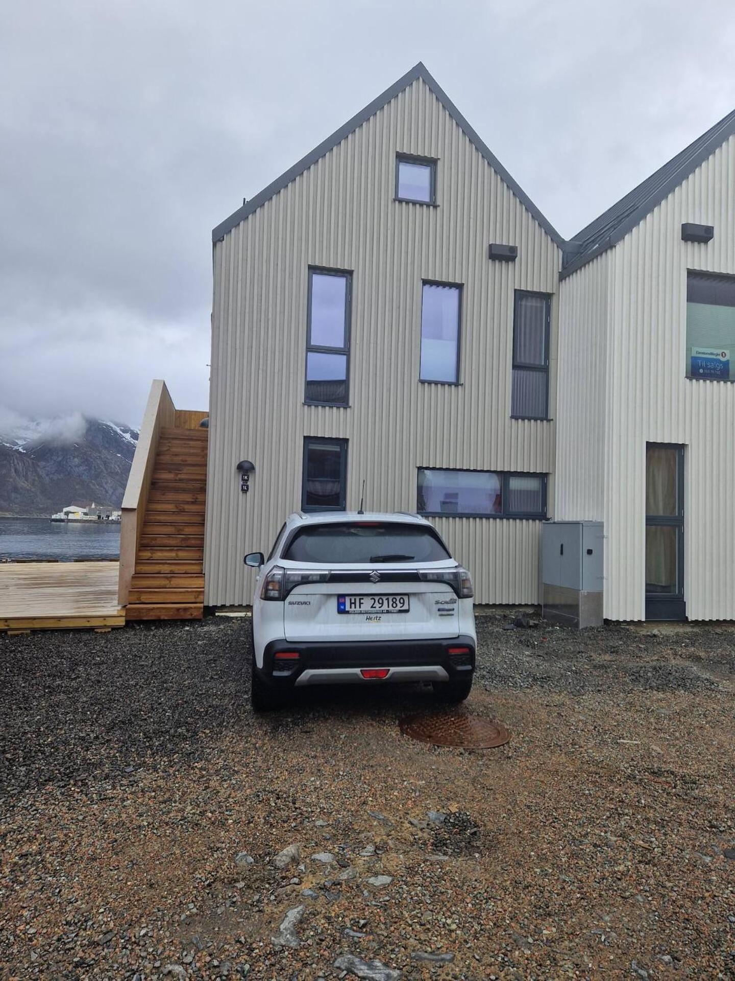 Seafront Apartment Henningsvær Kültér fotó
